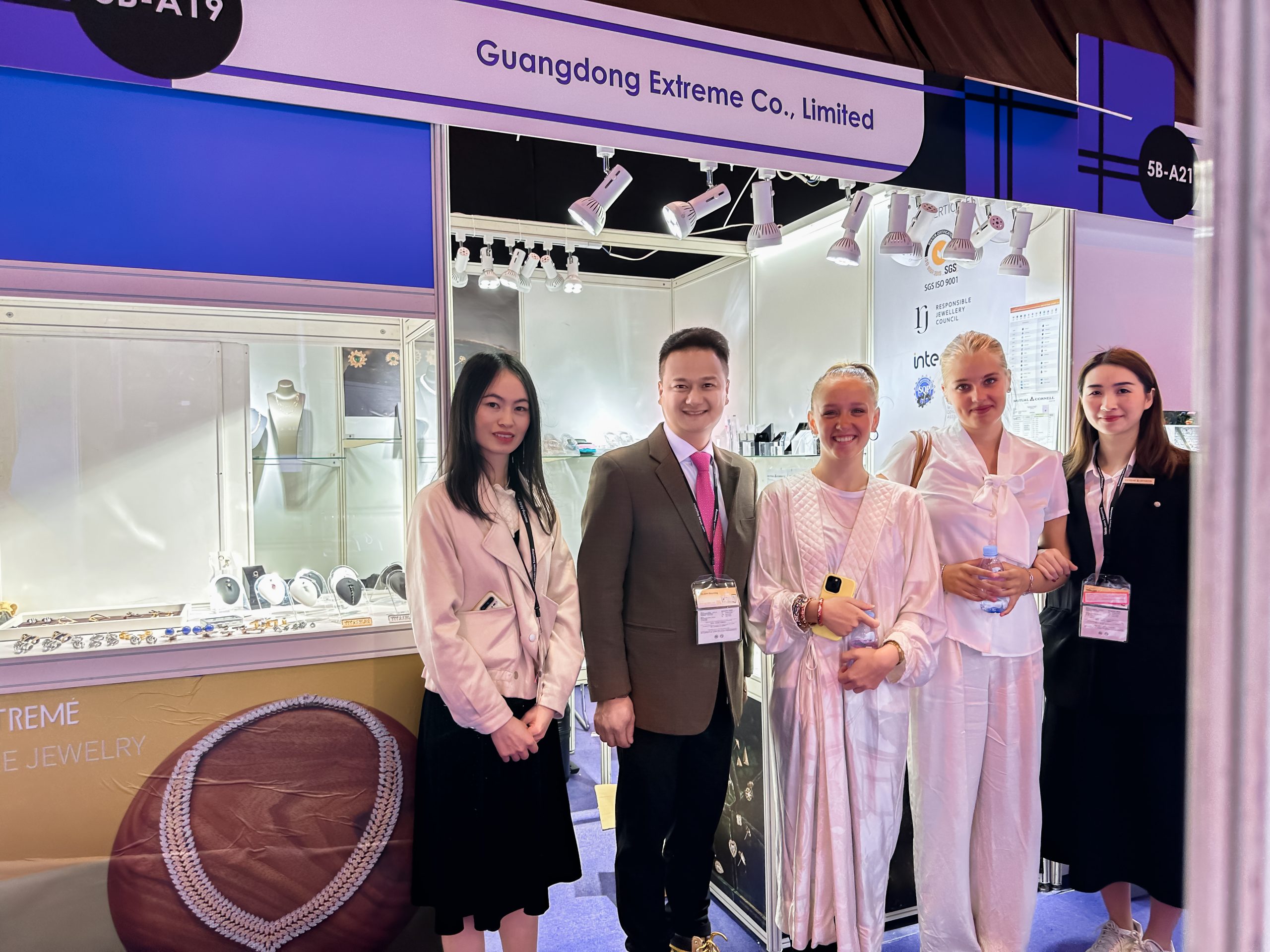 JUNE Hong Kong Jewellery & Gem fair 2023 (6)